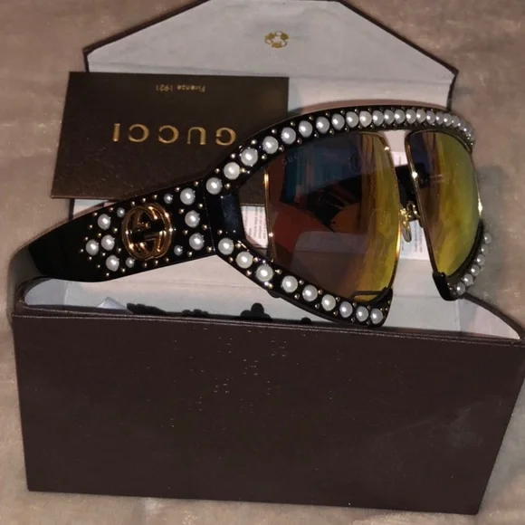 Gucci sunglasses - Picture 2 of 3
